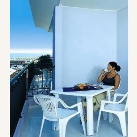 Lovely With Terrace 아파트 비비오네